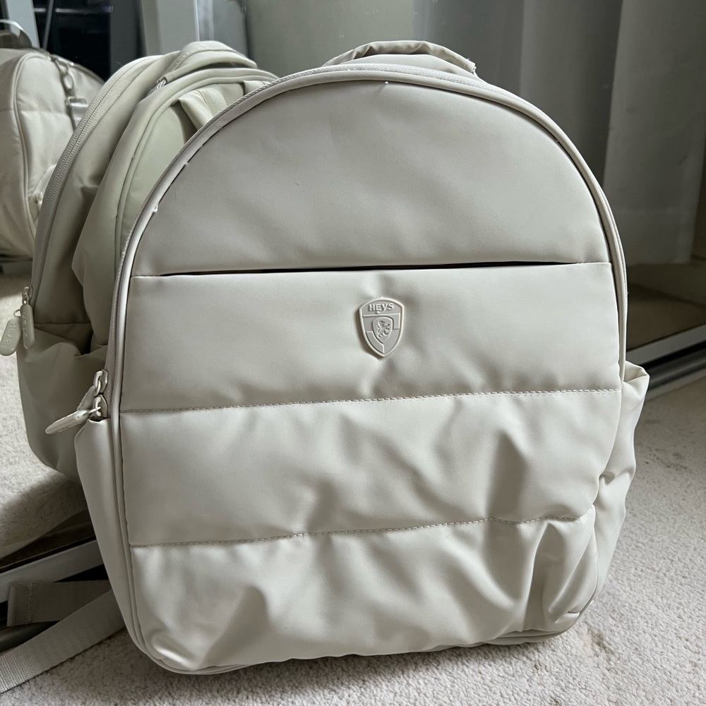 Ivory Puffer Backpack - Picture 5 of 5